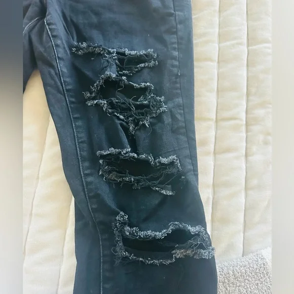 American Eagle Black Denim Distressed Jeans - Picture 3 of 6